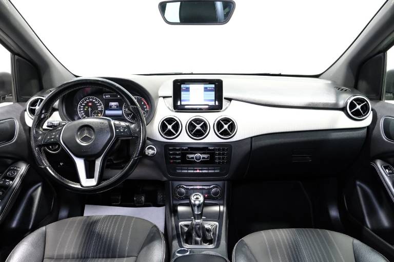 MERCEDES-BENZ B 200 9