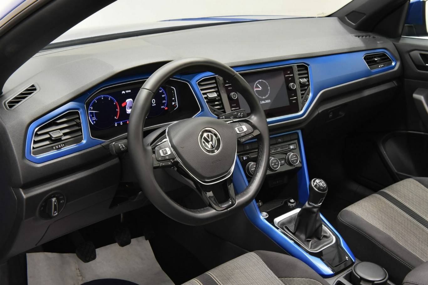 VOLKSWAGEN T-Roc 3