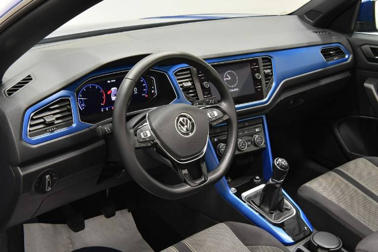 VOLKSWAGEN T-Roc 3
