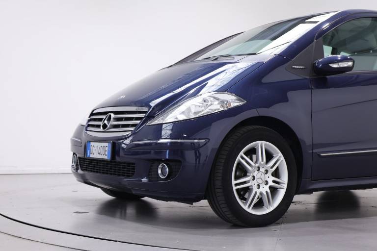 MERCEDES-BENZ Classe A 11