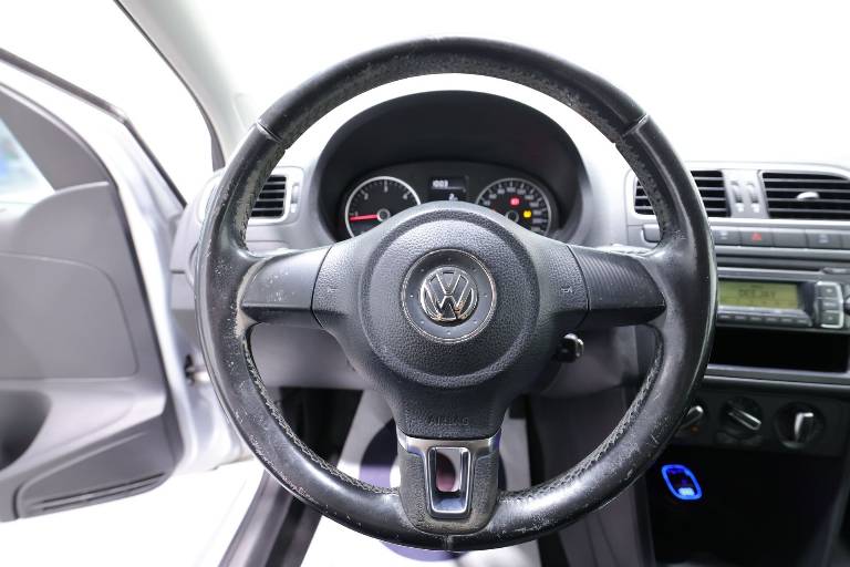 VOLKSWAGEN Polo 18