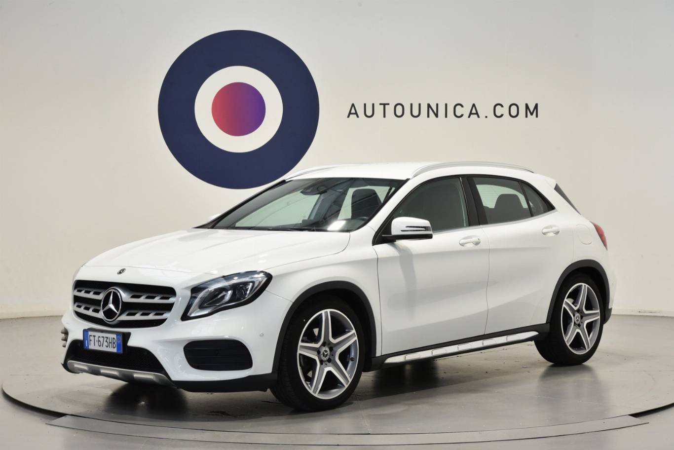 MERCEDES-BENZ GLA 200 1