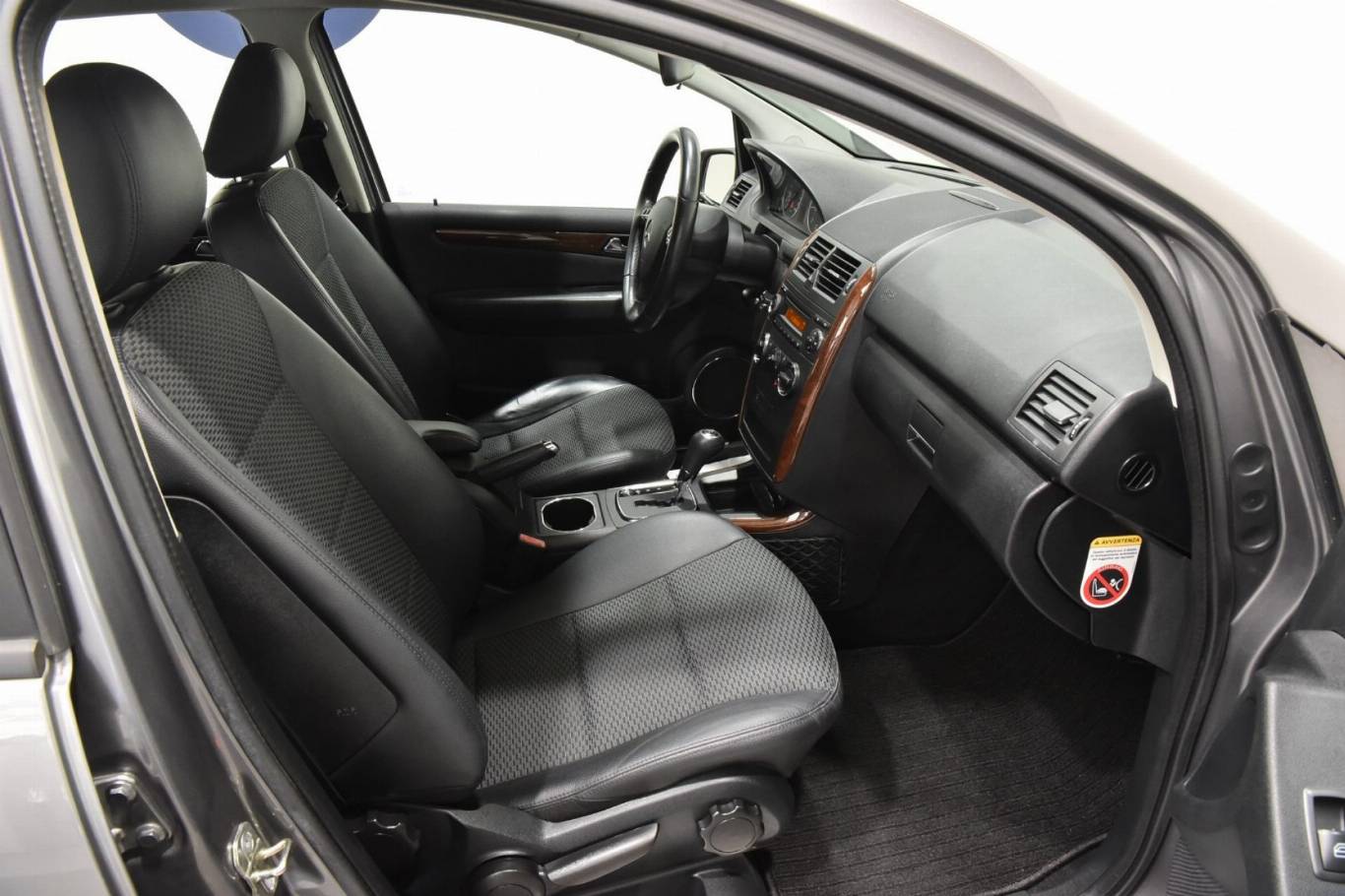 MERCEDES-BENZ A 180 16