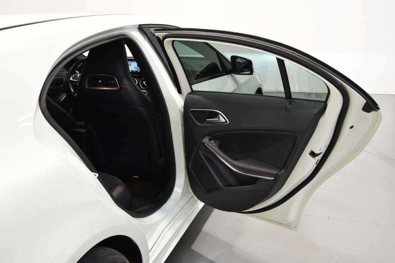 MERCEDES-BENZ A 200 46