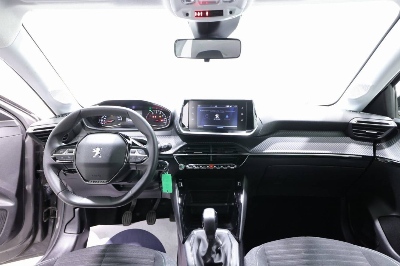 PEUGEOT 208 10