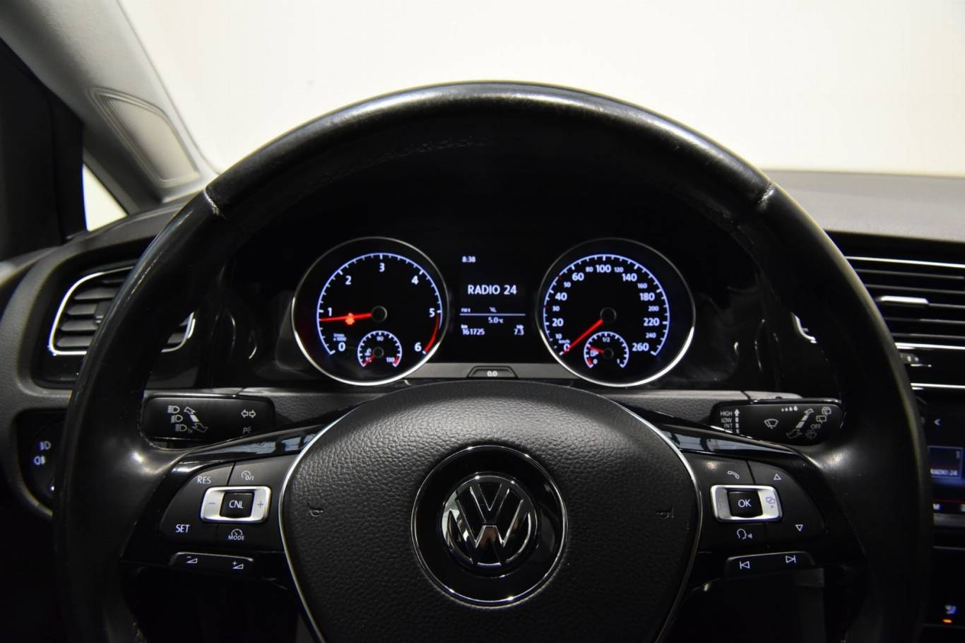VOLKSWAGEN Golf 9