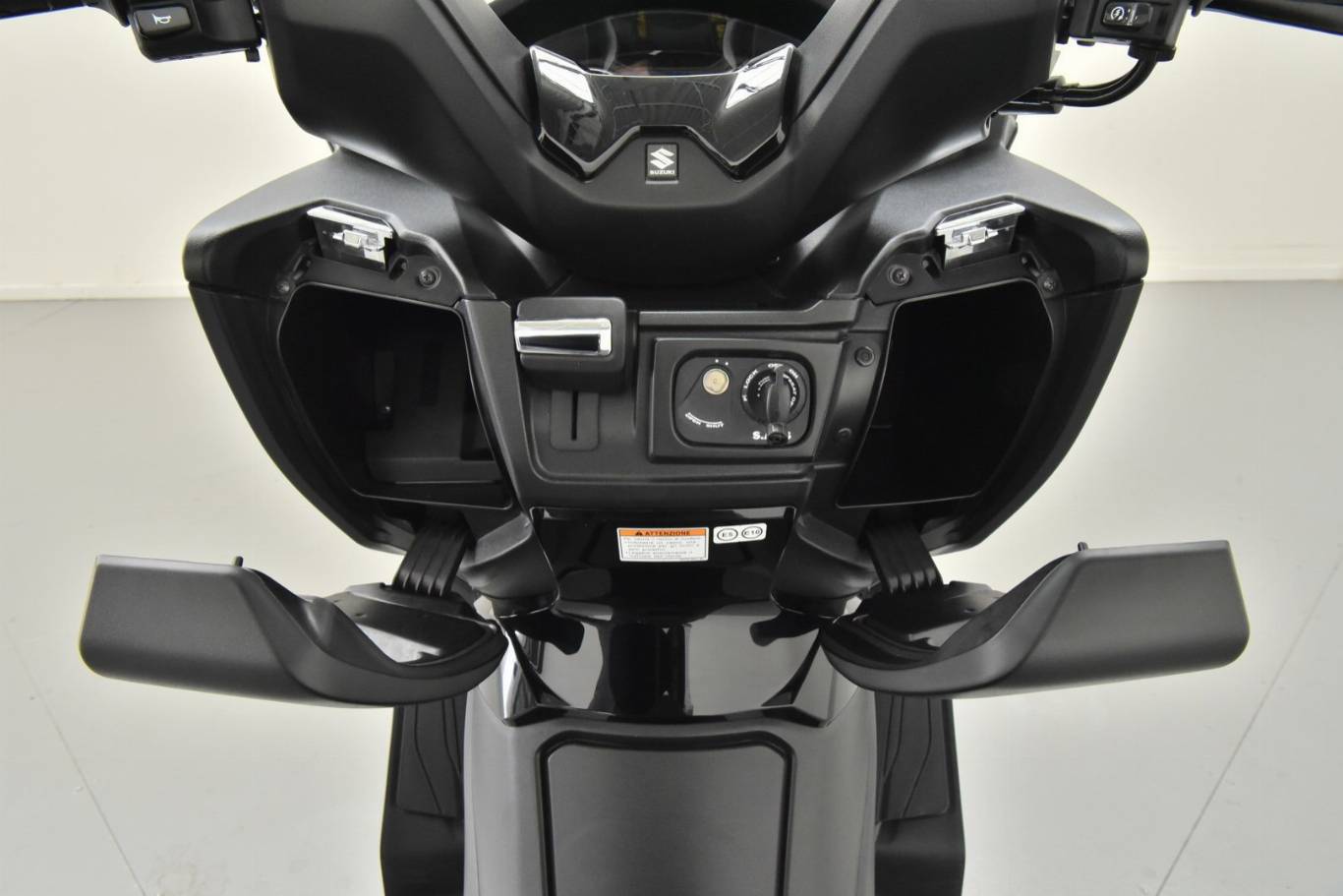 SUZUKI Burgman AN 400 24