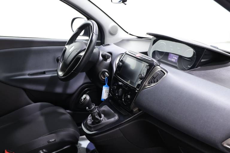 LANCIA Ypsilon 39