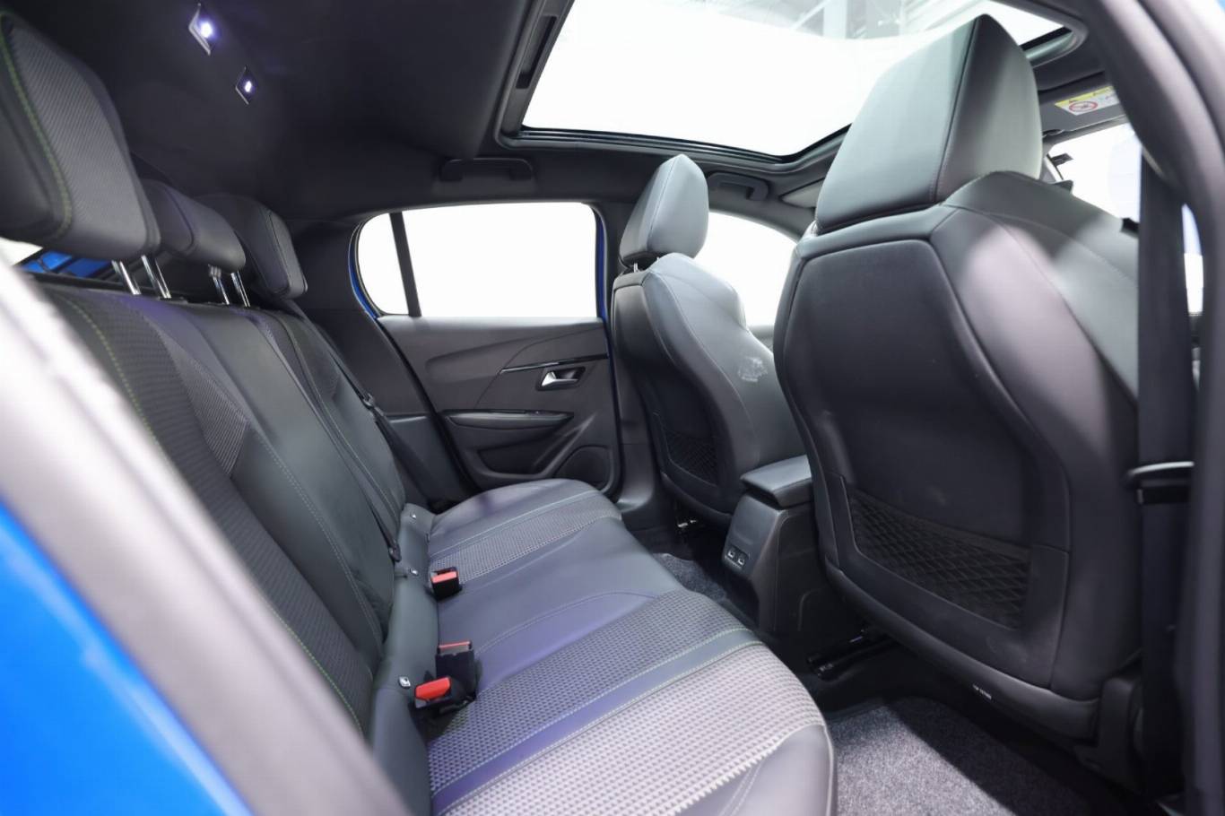 PEUGEOT 208 55