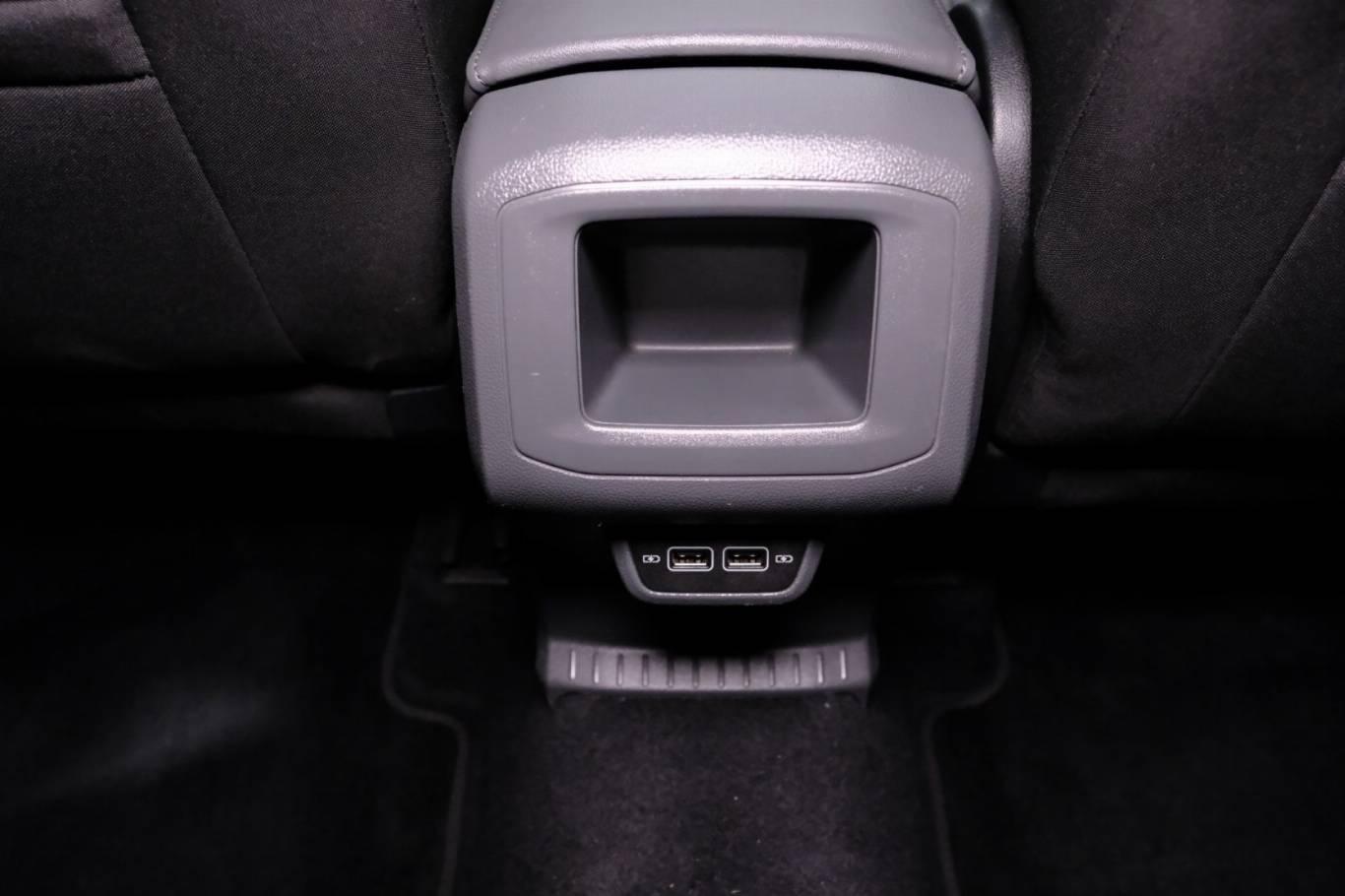 VOLKSWAGEN T-Cross 44