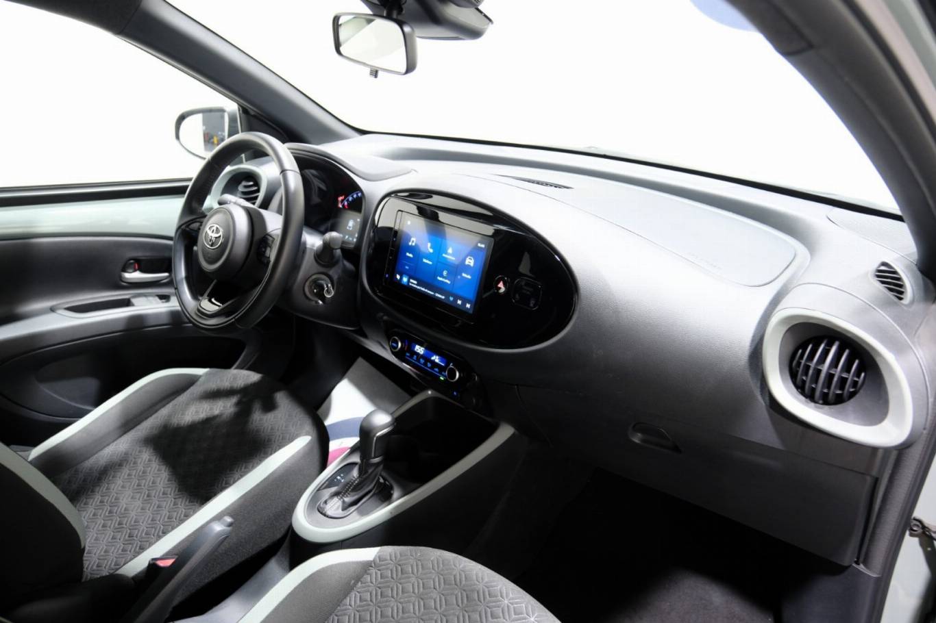 TOYOTA Aygo X 47
