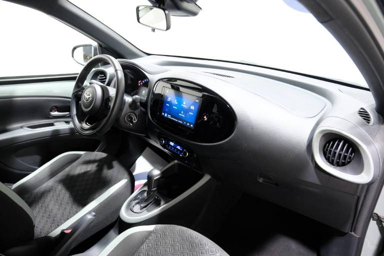 TOYOTA Aygo X 47