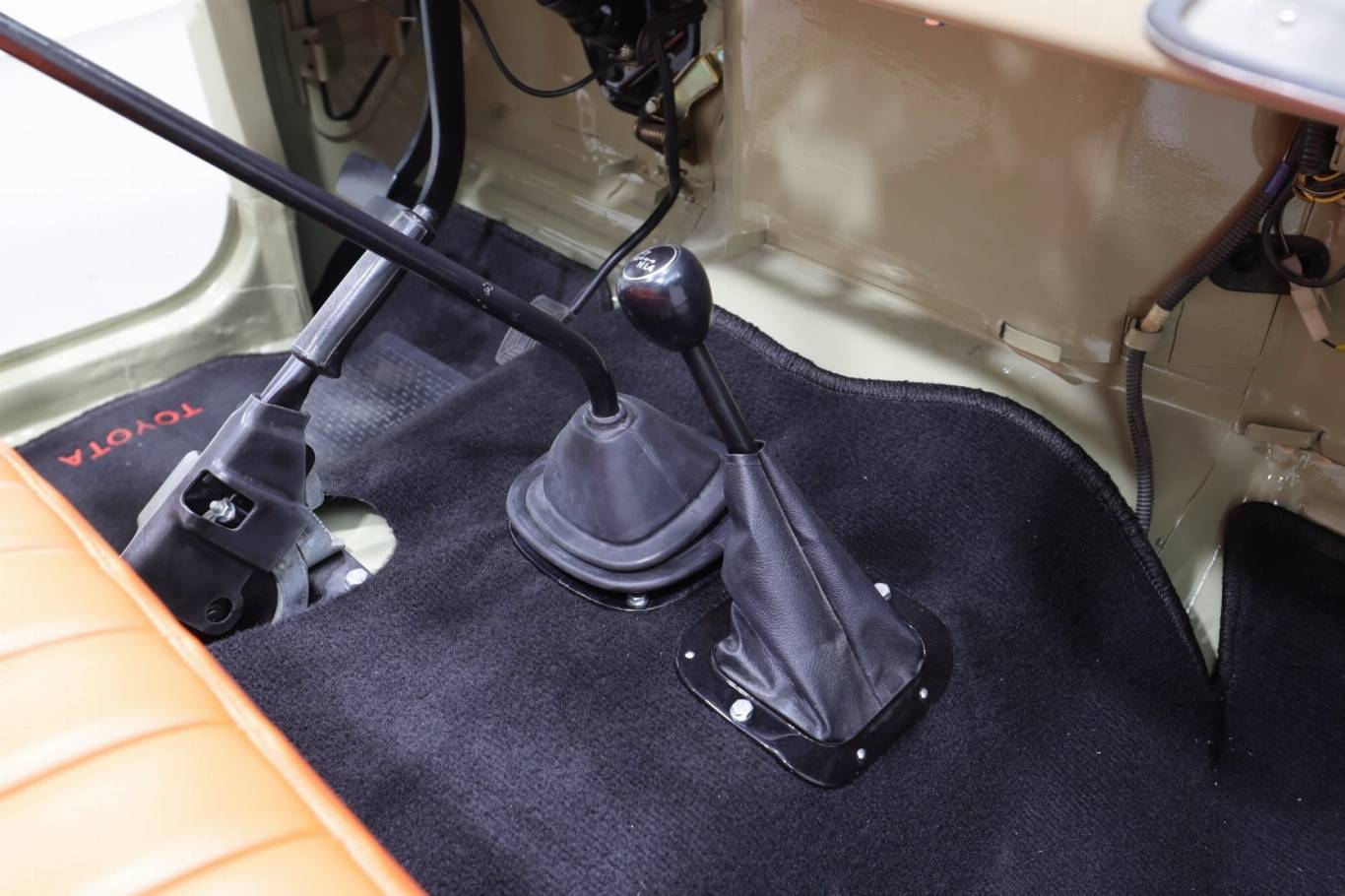 TOYOTA Land Cruiser 39