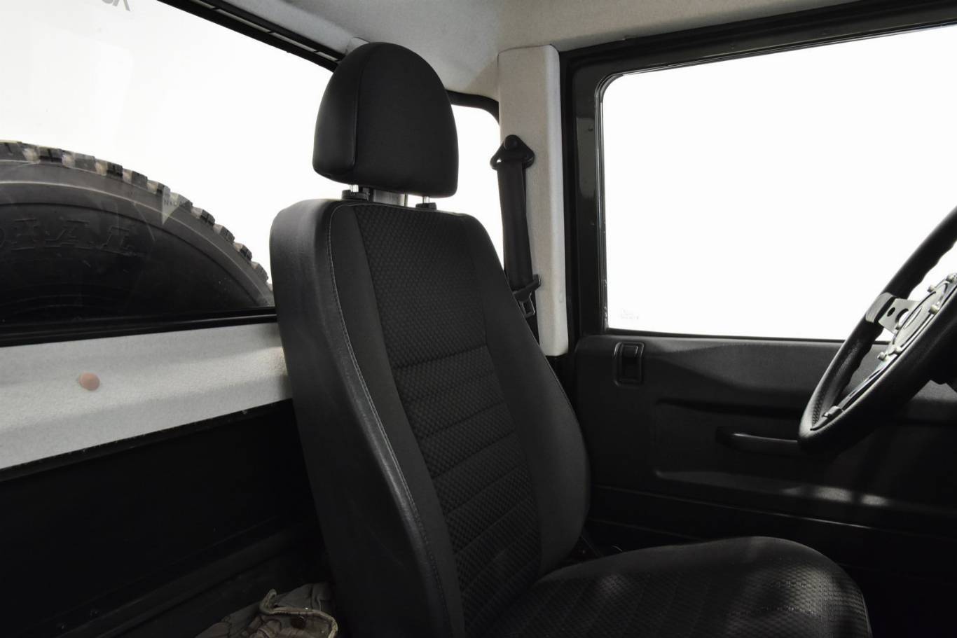 LAND ROVER Defender 42