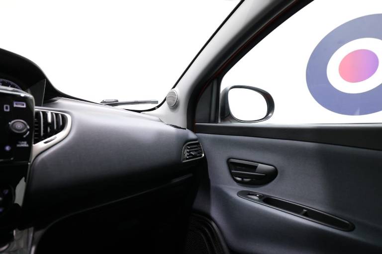 LANCIA Ypsilon 27