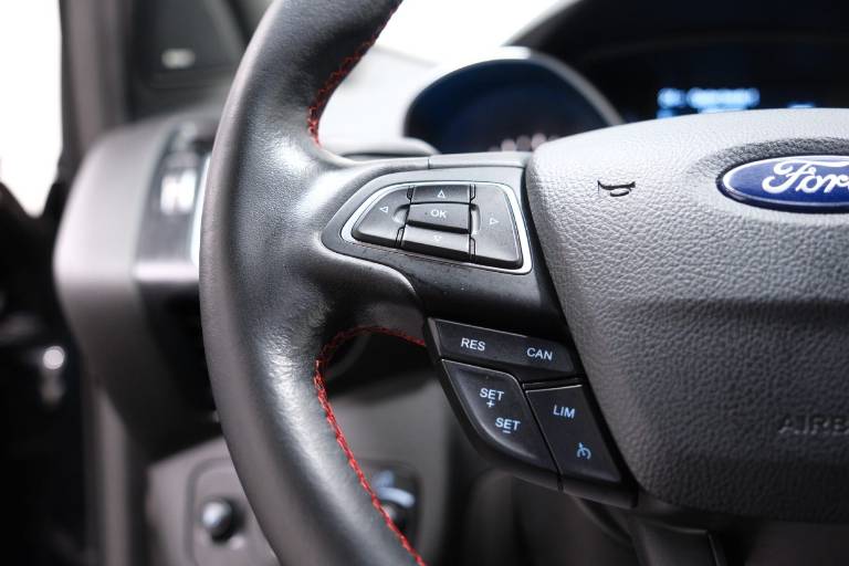 FORD Kuga 22