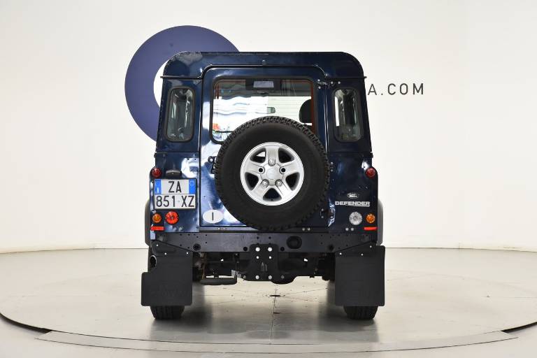 LAND ROVER Defender 6