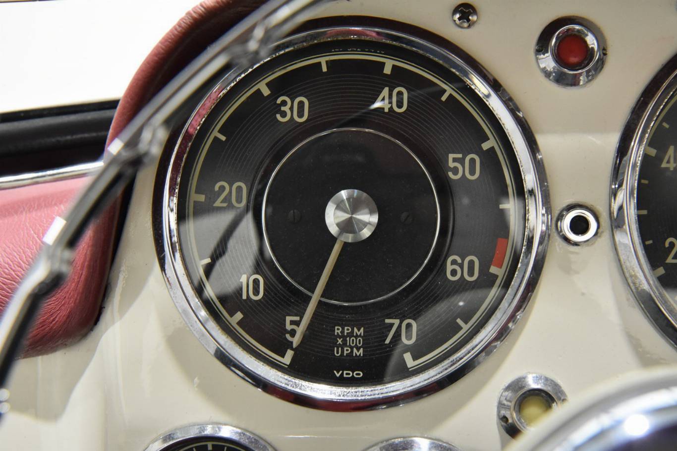 MERCEDES-BENZ 190 26