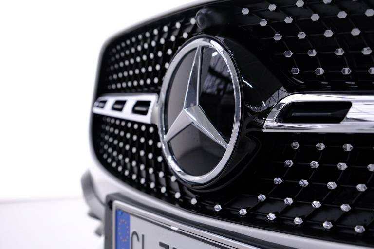 MERCEDES-BENZ GLA 57