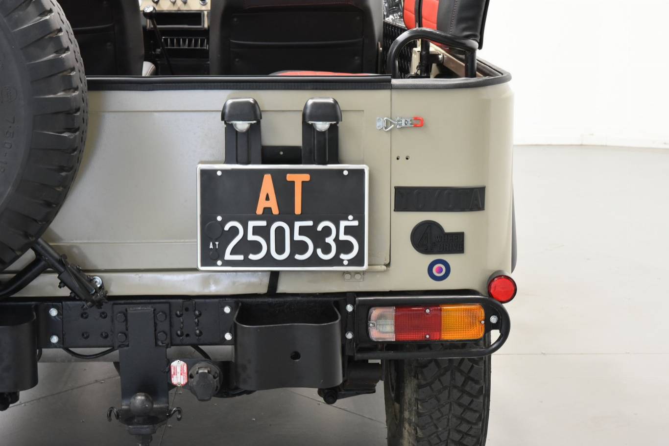 TOYOTA Land Cruiser 41