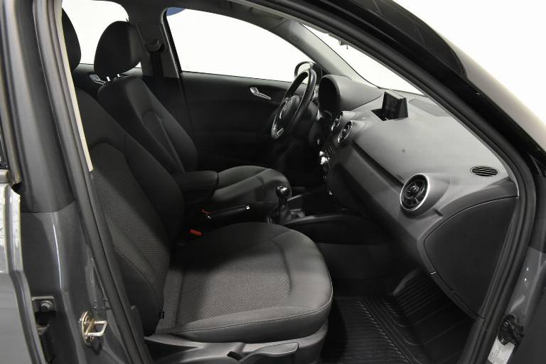 AUDI A1 21