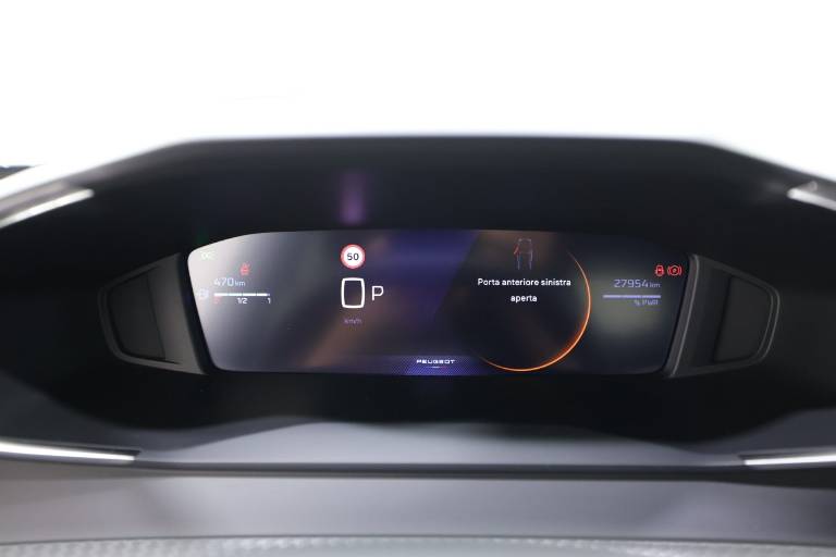 PEUGEOT 2008 8