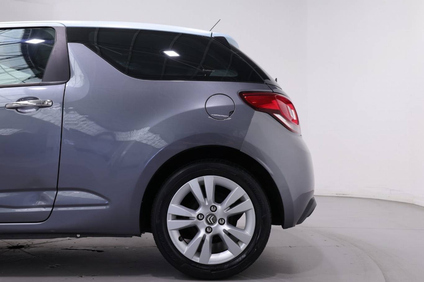 DS AUTOMOBILES DS 3 29