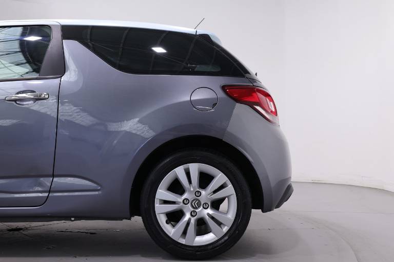 DS AUTOMOBILES DS 3 29