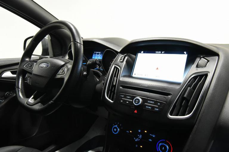 FORD Focus 28
