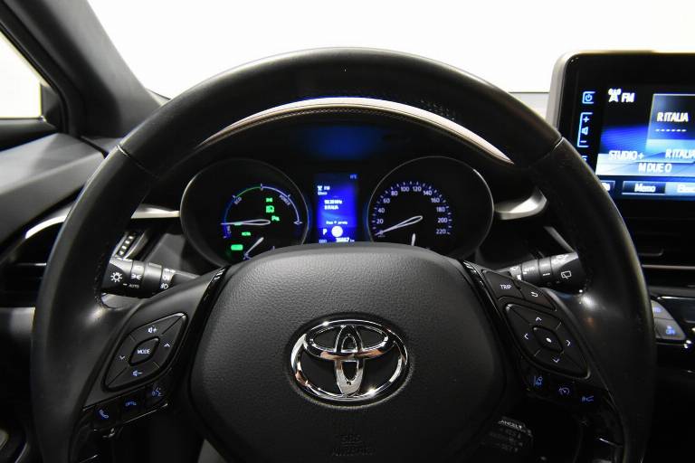 TOYOTA C-HR 24