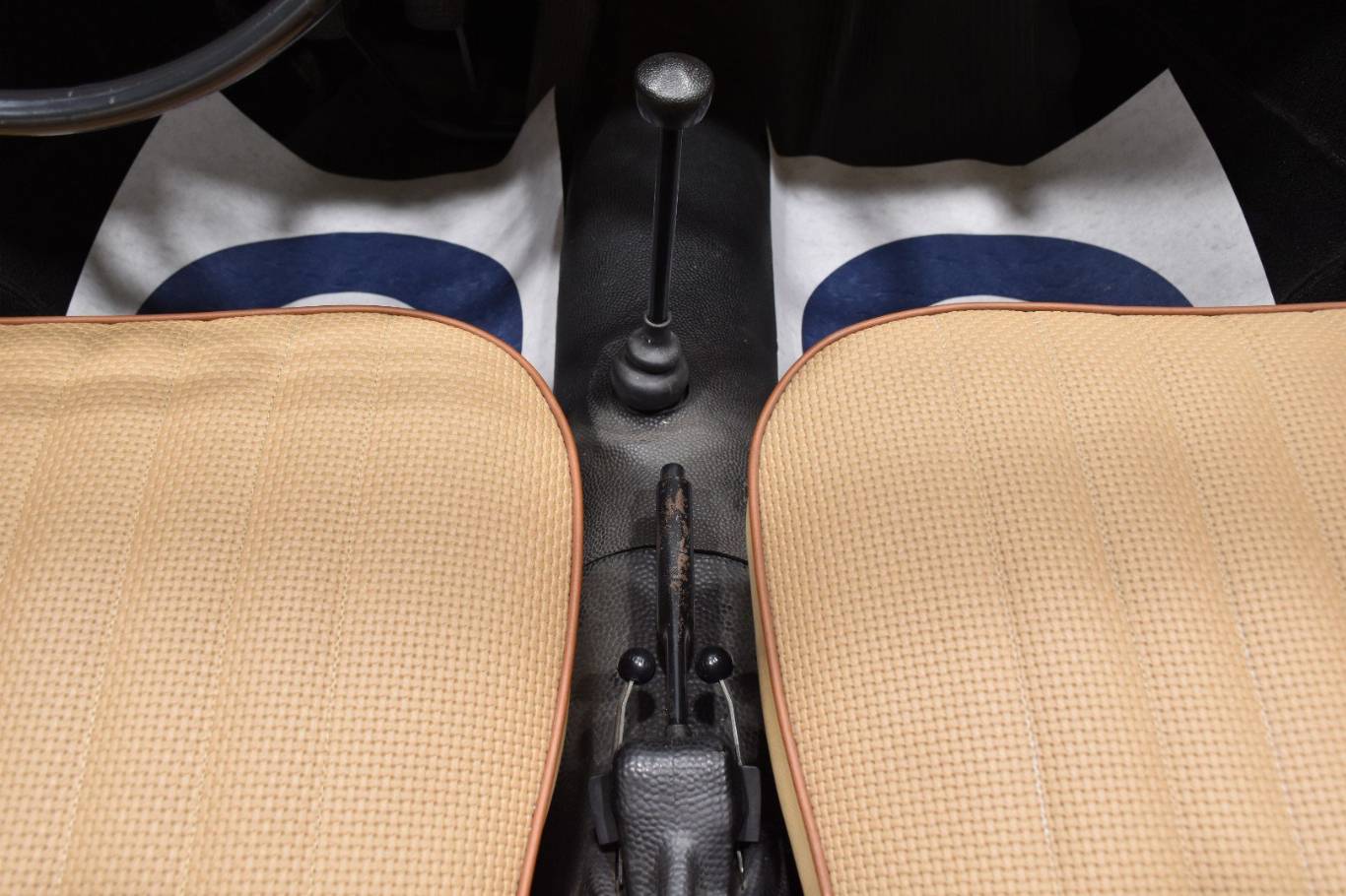 VOLKSWAGEN Maggiolino 8