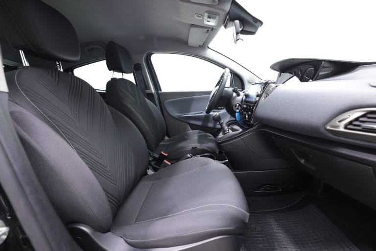 LANCIA Ypsilon 38