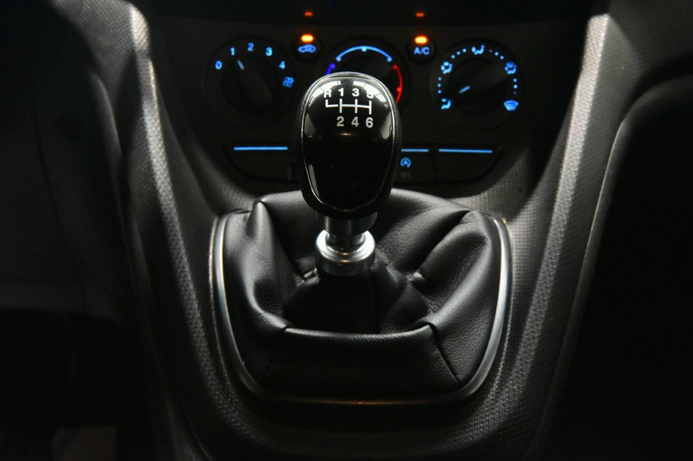 FORD Tourneo Connect 10