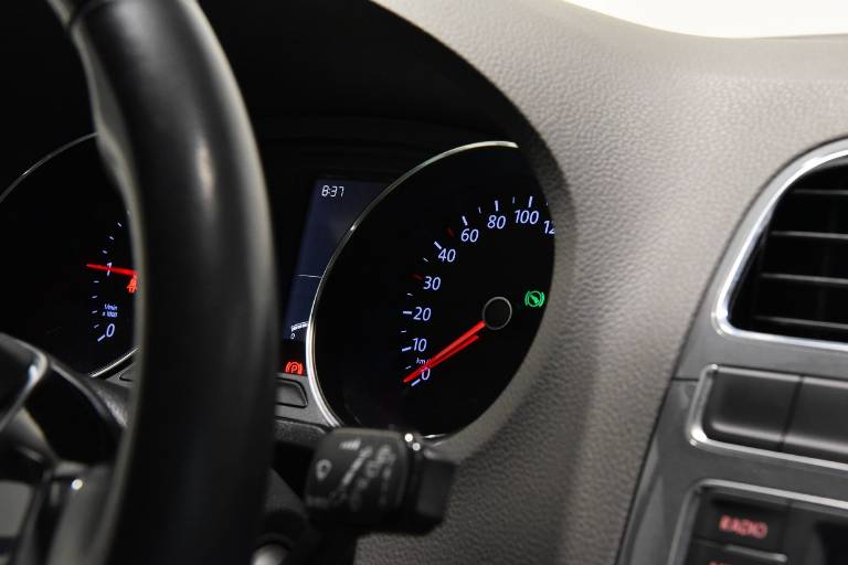 VOLKSWAGEN Polo 28