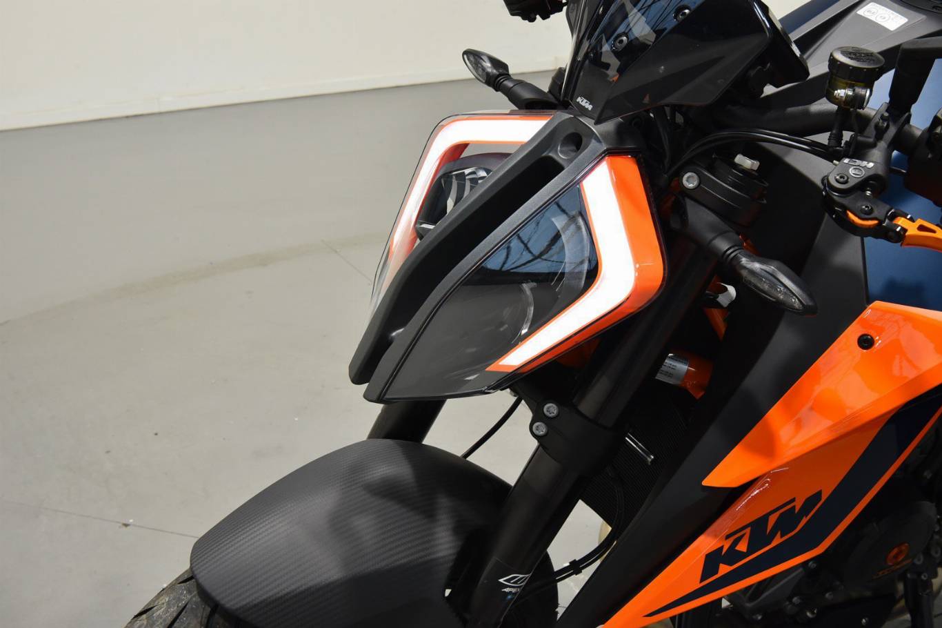 KTM 1290 Super Duke R 48