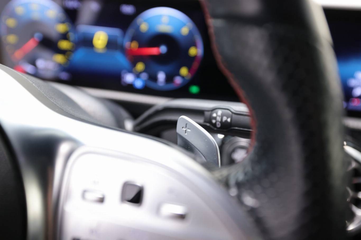 MERCEDES-BENZ A 200 25