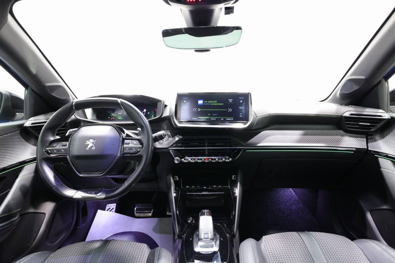 PEUGEOT 208 10