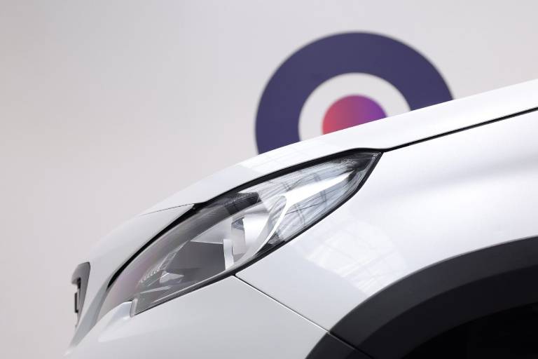 PEUGEOT 2008 18