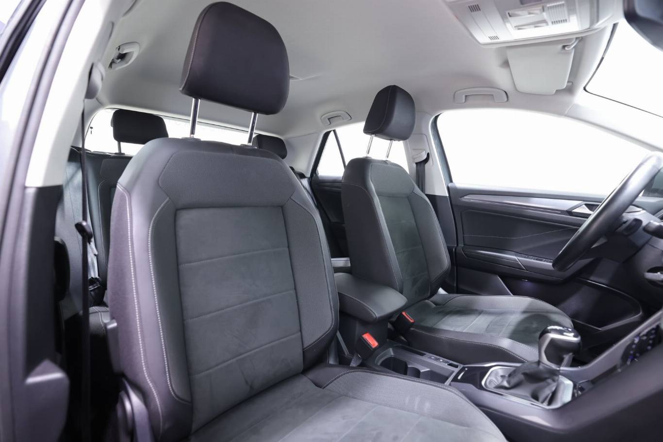 VOLKSWAGEN T-Roc 44