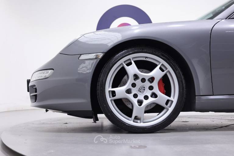 PORSCHE 911 18