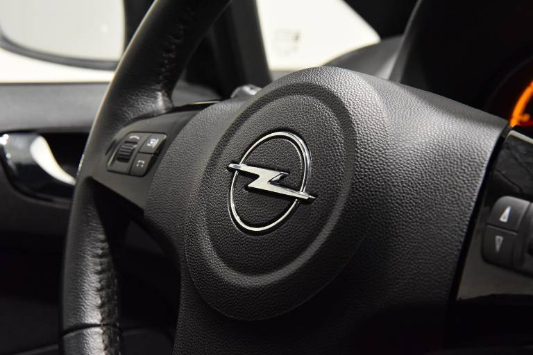 OPEL Corsa 33