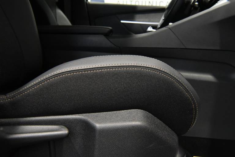PEUGEOT 5008 49