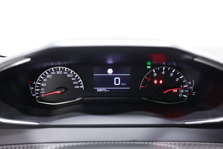 PEUGEOT 208 8
