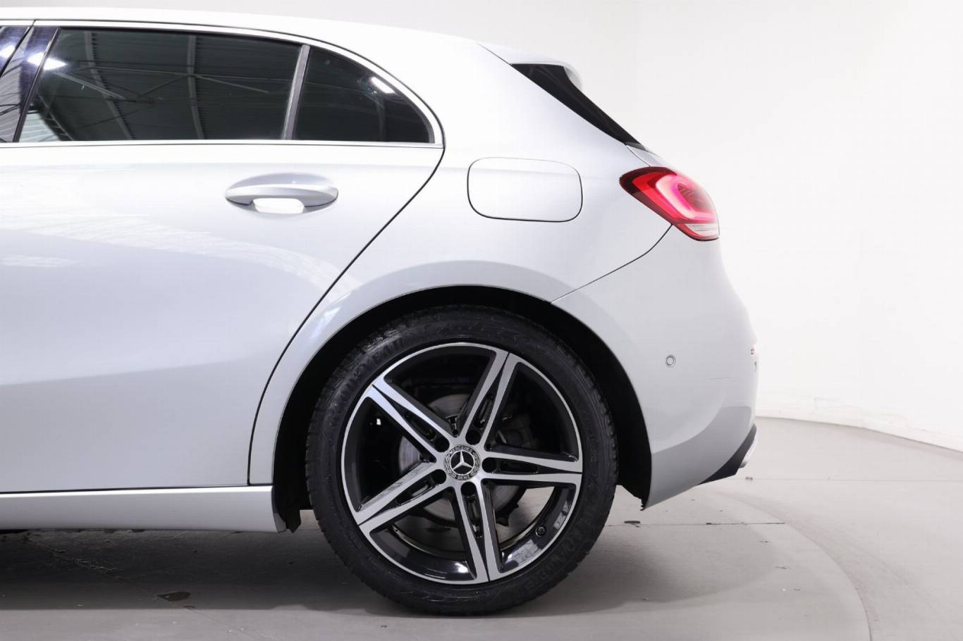 MERCEDES-BENZ A 180 43