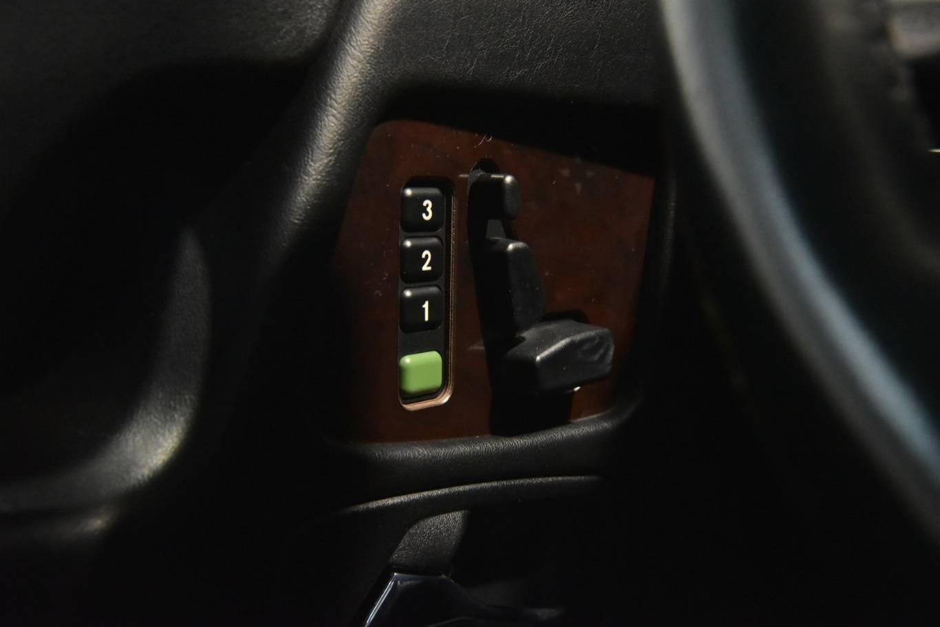 MERCEDES-BENZ G 400 52