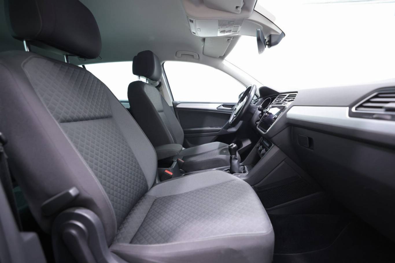 VOLKSWAGEN Tiguan 46