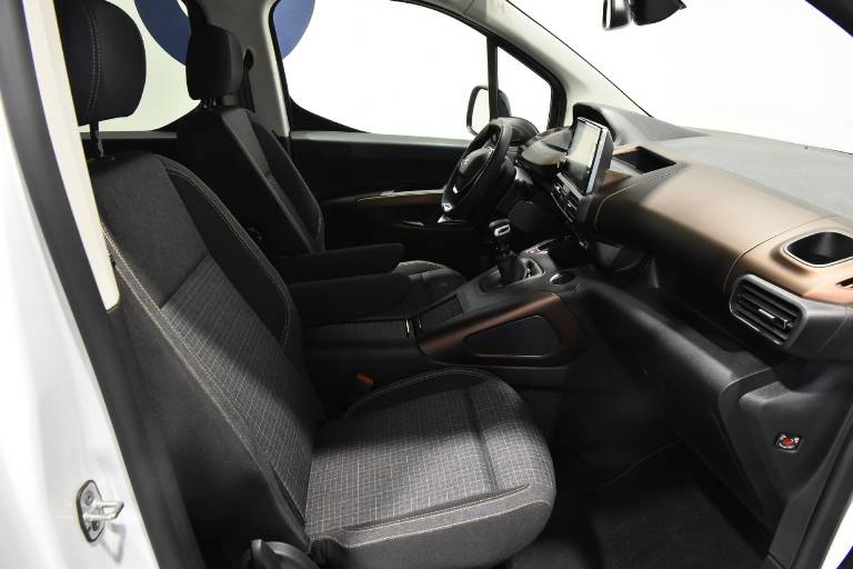 PEUGEOT Rifter 19