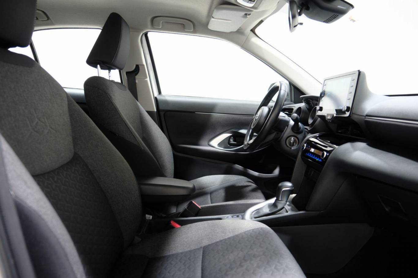 TOYOTA Yaris Cross 53