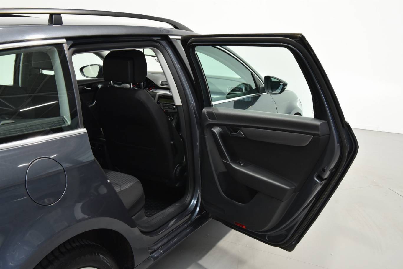 VOLKSWAGEN Passat 46