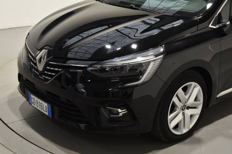 RENAULT Clio 37